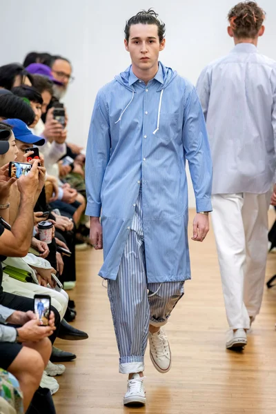 Look 13